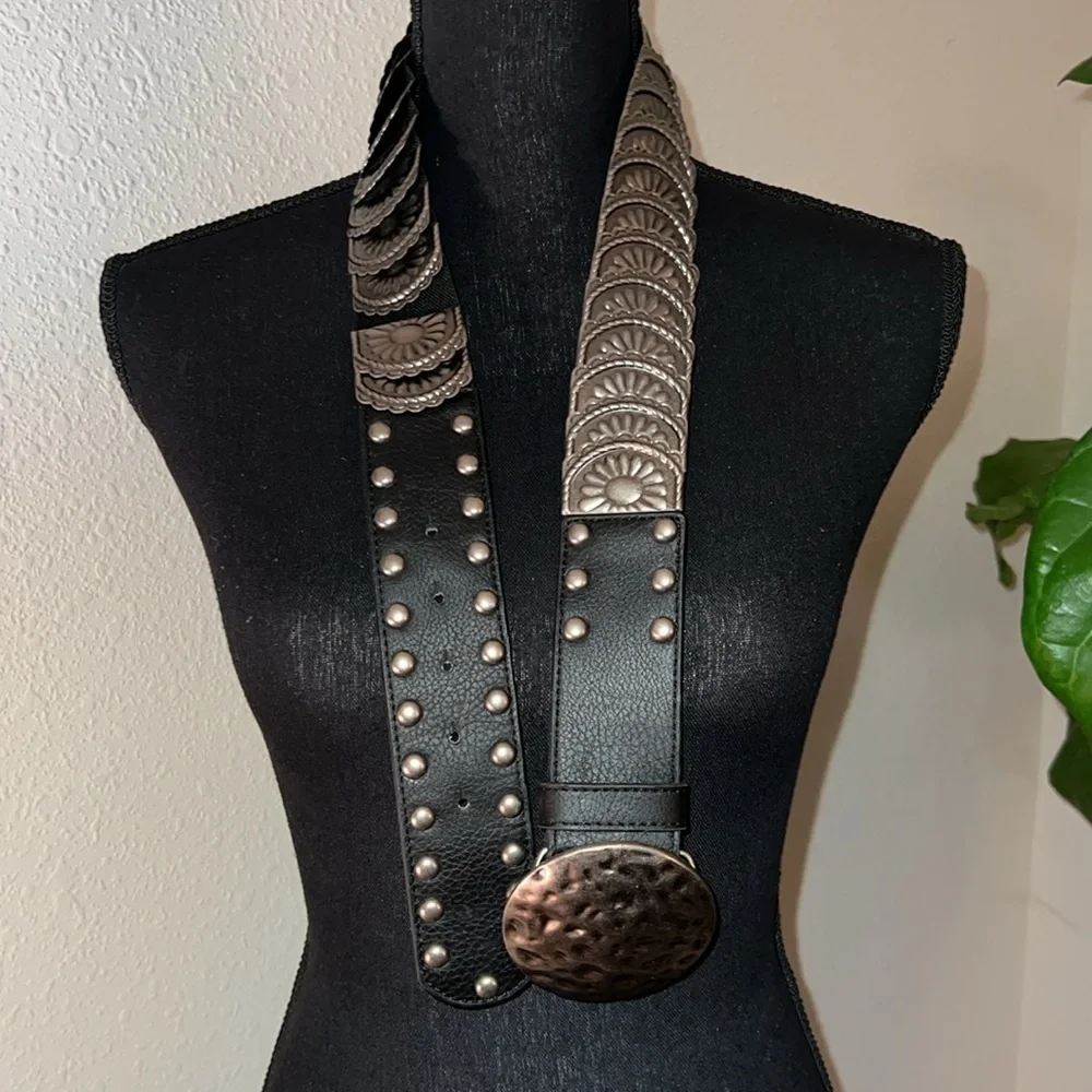 Women’s Vintage Silver Tone Coin Stretch Belt 80s Shiny Disc Metal Cincher Belt